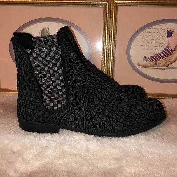 Zee Alexis 9 Dawn Black Gray Pleated Checkered Inset Design Ankle Booties - Picture 6 of 13